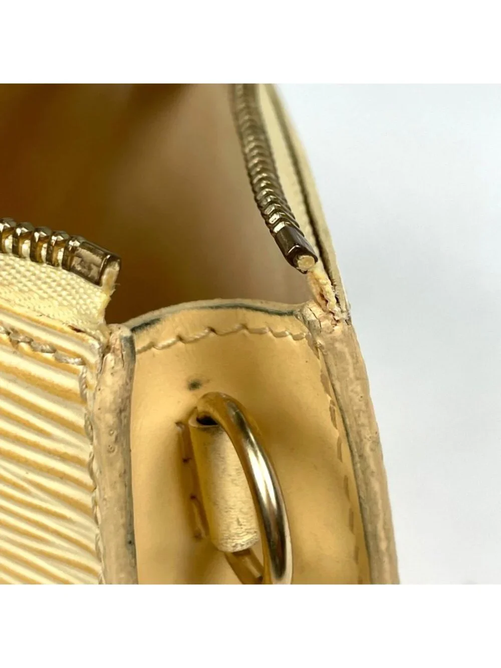 Louis Vuitton Pochette Soirle Pouch Epi Vanilla